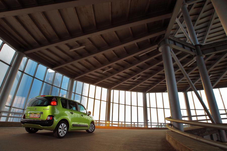  Citroen C3 Picasso 2009 года  (фото 140 из 242)